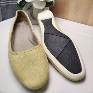 Natualizer Green Suede Ballet Shoe, Size 8.